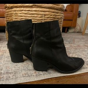 Musse & Cloud Leather Ankle Booties